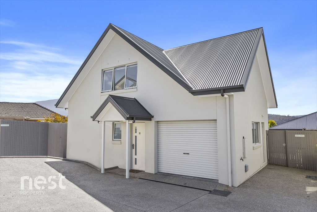 How to Stay Compliant with Landlord-Tenant Laws by Hiring a Knowledgeable Property Manager